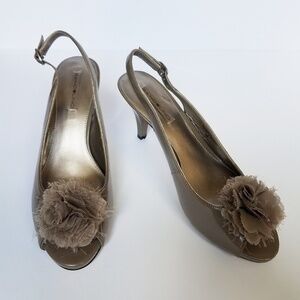 Bandolino Gray/Brown Peep Toe Pumps with Flower